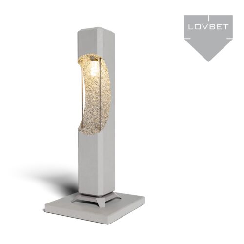 Lampa betonowa stojąca "BOSS"